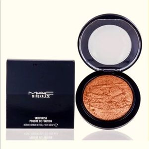 MAC Mineralize SkinFinish 10g/0.35 oz Gold Deposit